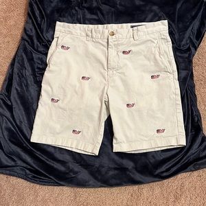 Vineyard Vines american whale shorts